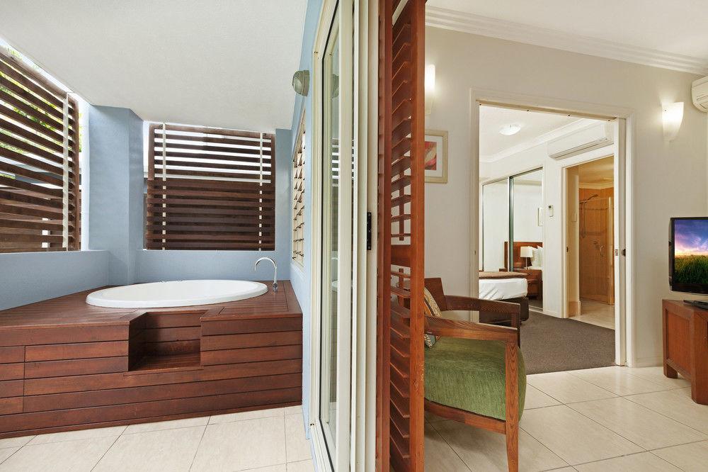 Mantra Aqueous On Port Lejlighedshotel Port Douglas Eksteriør billede