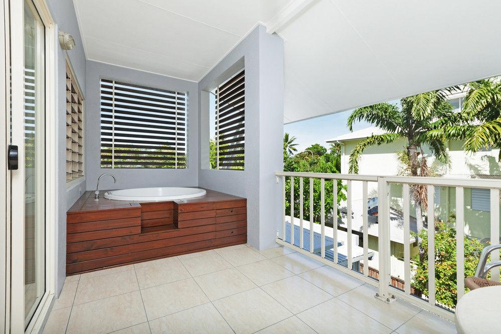 Mantra Aqueous On Port Lejlighedshotel Port Douglas Eksteriør billede